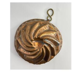 Vintage Copper Swirl Jelly Mold with Brass Loop – Tin Lined Kitchen Wall Décor